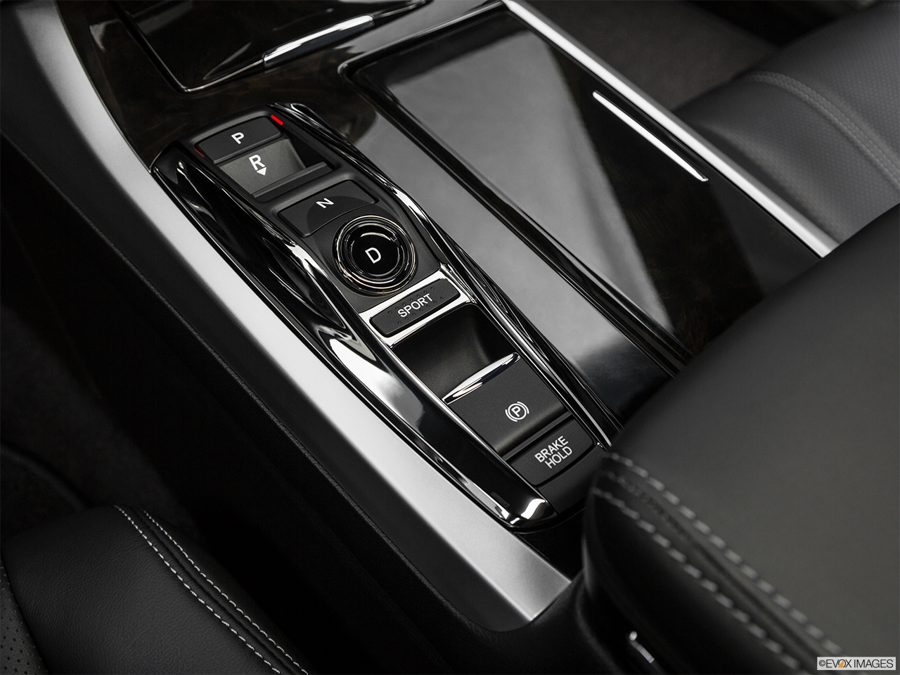2018 Acura RLX Base Gear shifter/center console. 