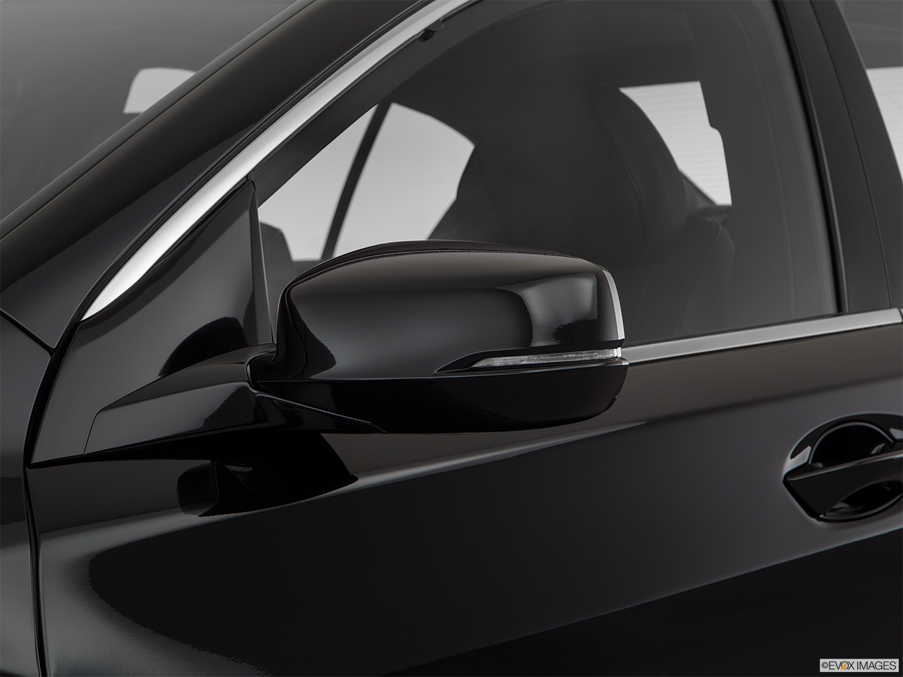 2018 Acura RLX Base Driver's side mirror, 3_4 rear 