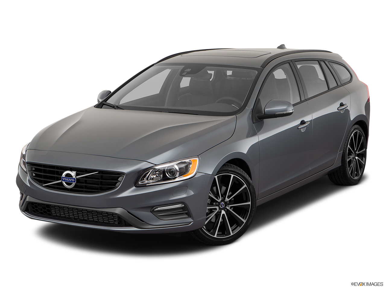 2018 Volvo V60 T5 Dynamic Front angle view. 