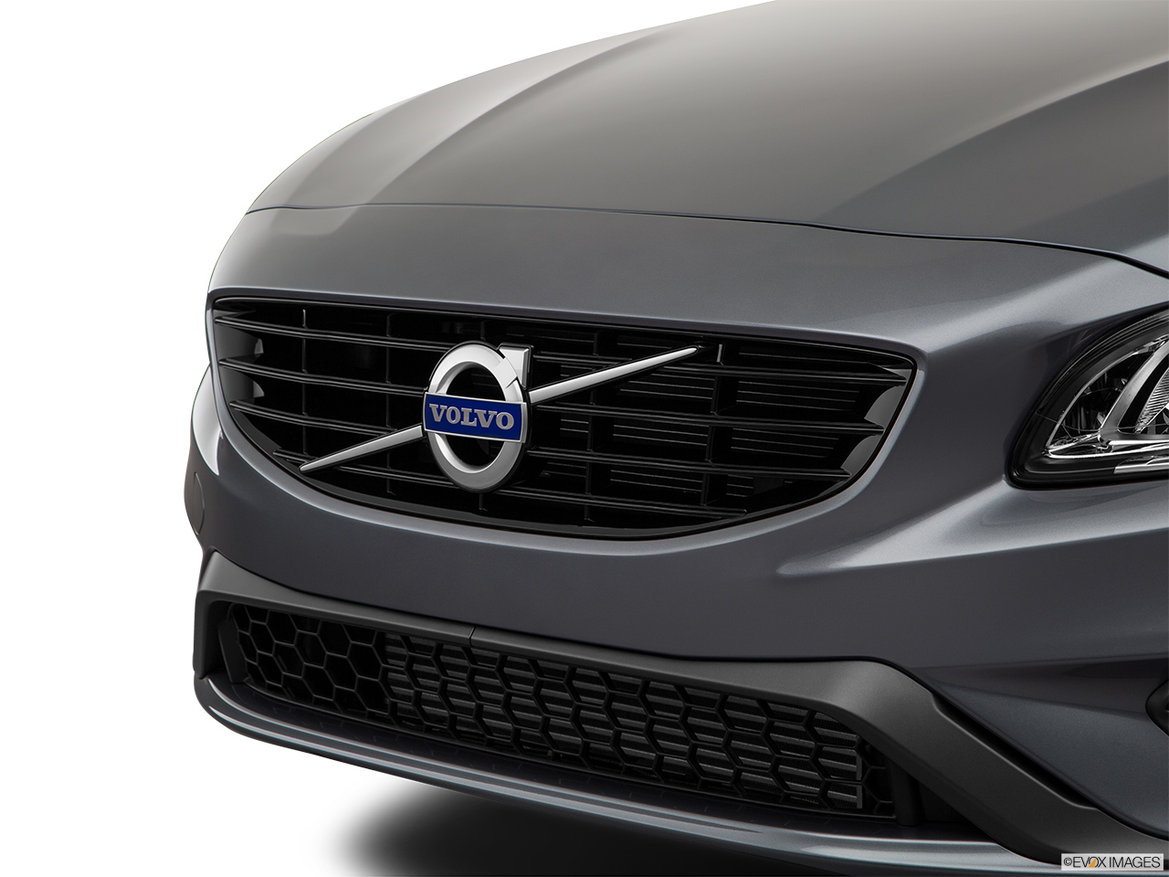 2018 Volvo V60 T5 Dynamic Close up of Grill. 