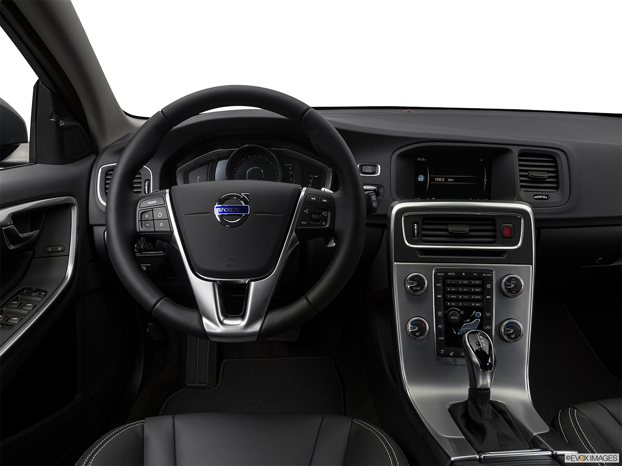 2018 Volvo V60 T5 Dynamic Steering wheel/Center Console. 