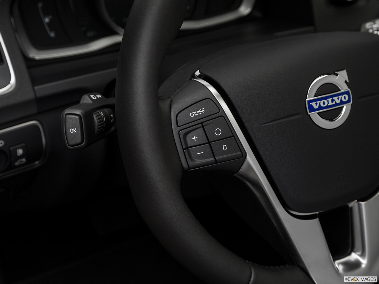 2018 Volvo V60 T5 Dynamic Steering Wheel Controls (Left Side) 