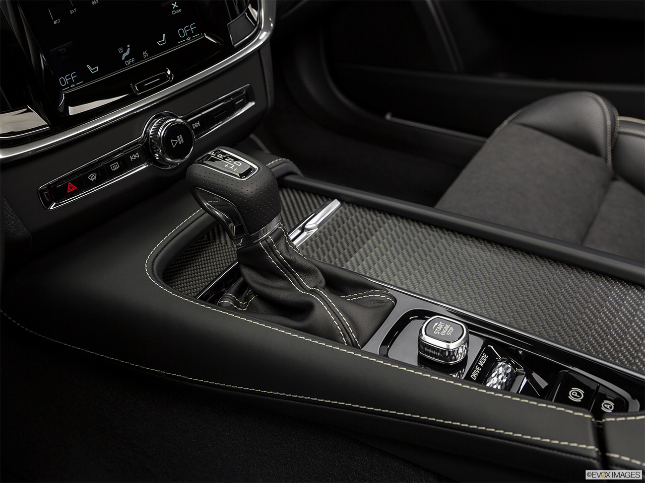 2019 Volvo V90 T6 AWD R-DESIGN Gear shifter/center console. 