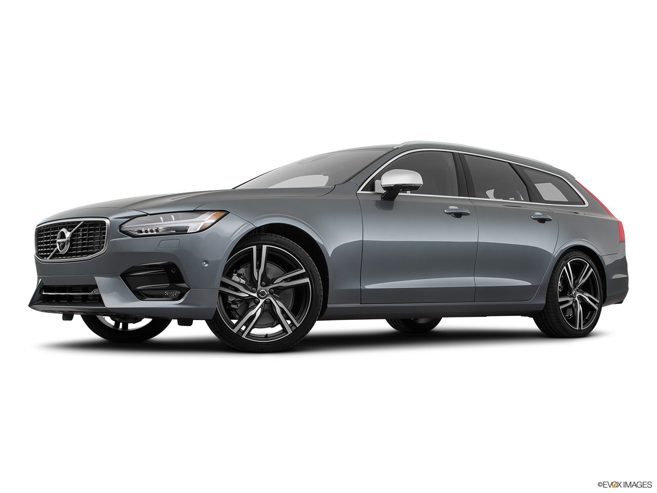 2018 Volvo V90 T6 AWD R-DESIGN Low/wide front 5/8. 