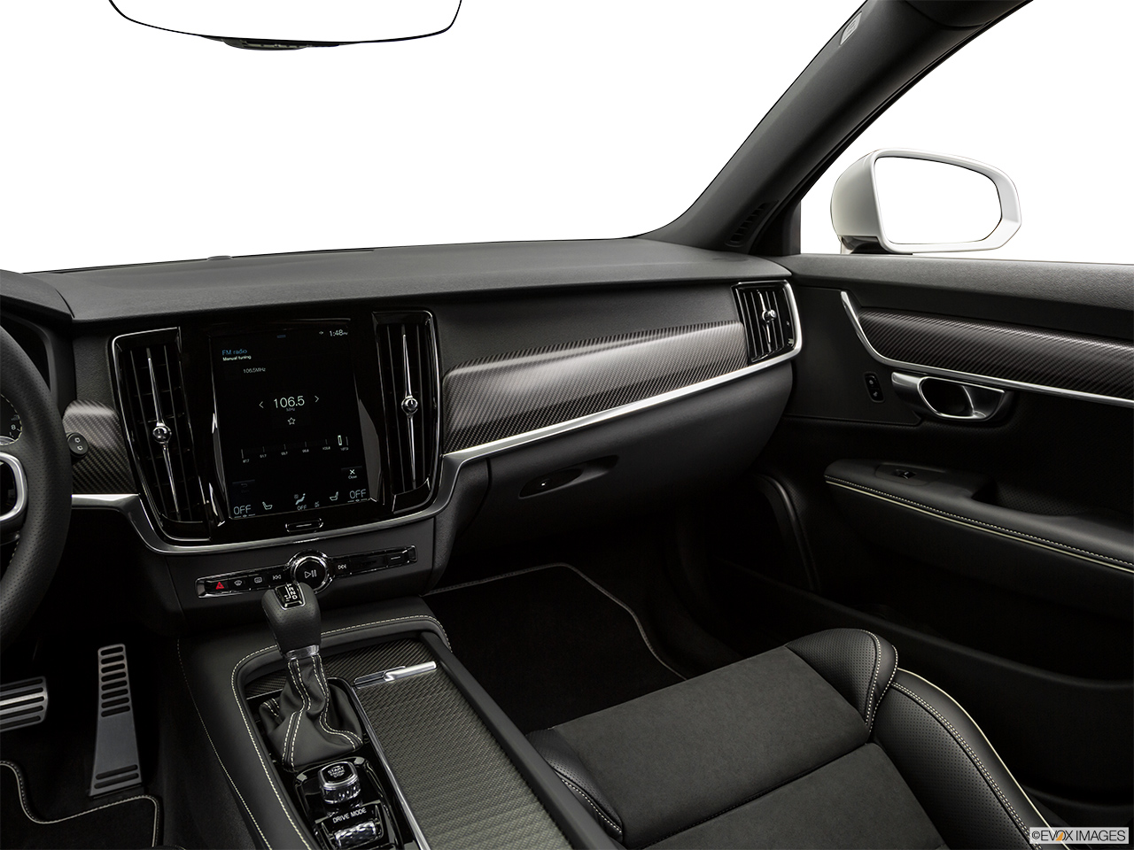 2019 Volvo V90 T6 AWD R-DESIGN Center Console/Passenger Side. 