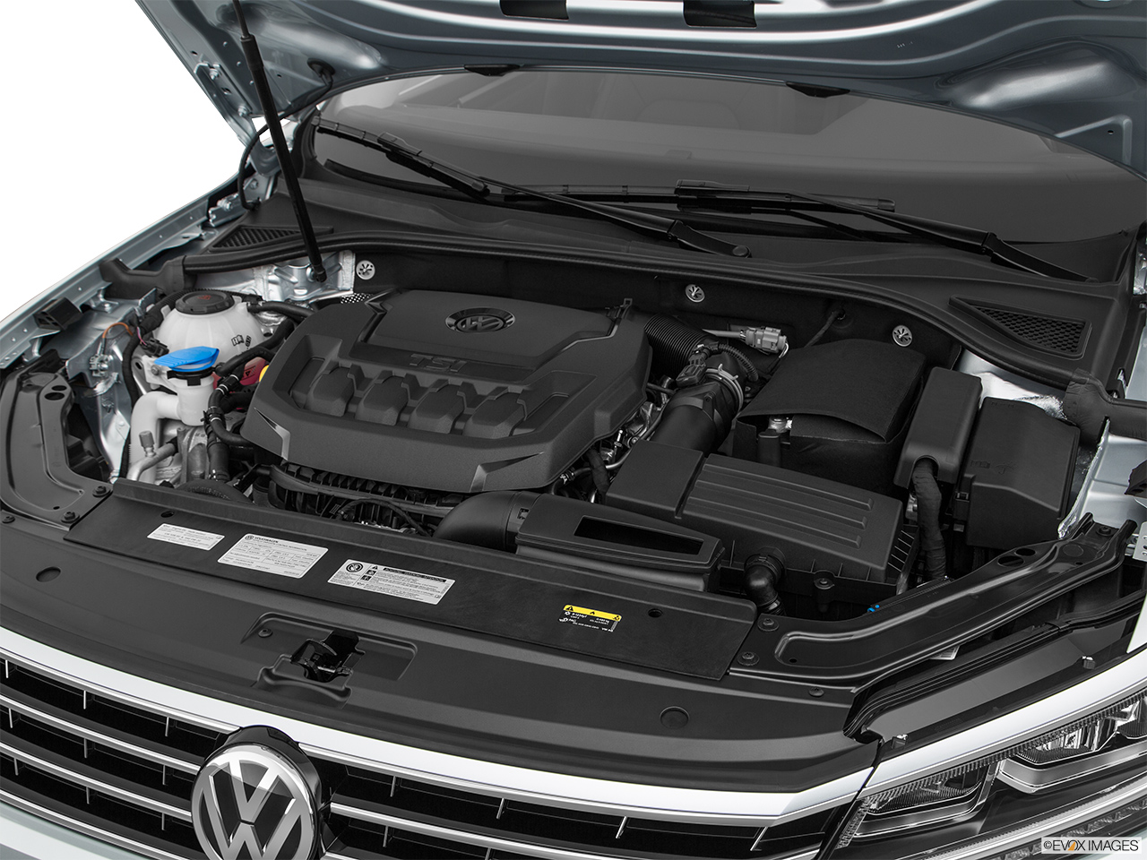 2018 Volkswagen Passat 2.0T SEL Premium Engine. 