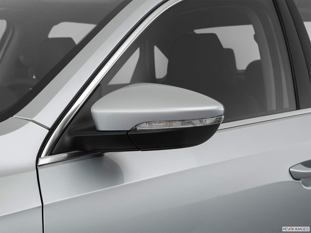 2018 Volkswagen Passat 2.0T SEL Premium Driver's side mirror, 3_4 rear 