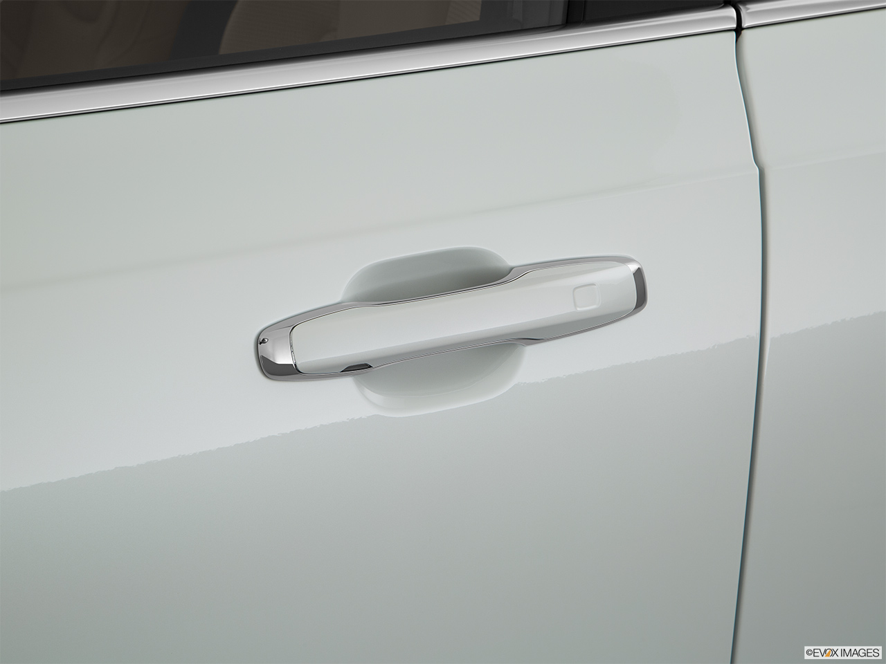 2019 Volvo XC90  T8 Inscription eAWD Plug-in Hybrid Drivers Side Door handle. 