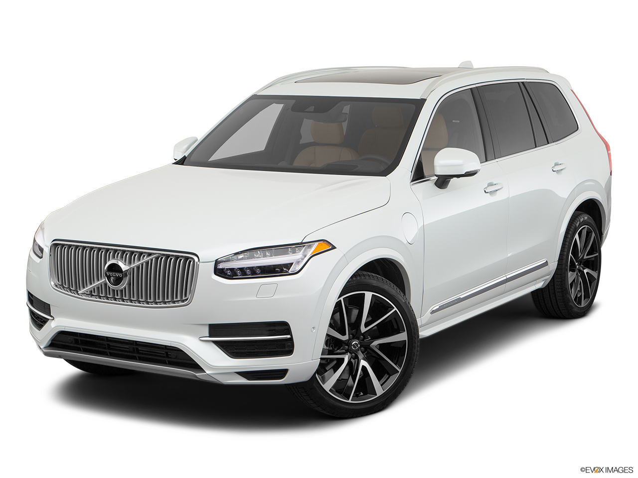 2019 Volvo XC90  T8 Inscription eAWD Plug-in Hybrid Front angle view. 