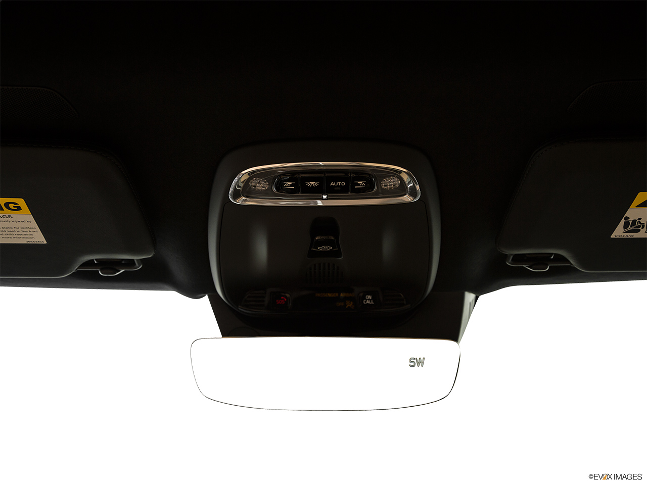 2019 Volvo XC90  T8 Inscription eAWD Plug-in Hybrid Courtesy lamps/ceiling controls. 