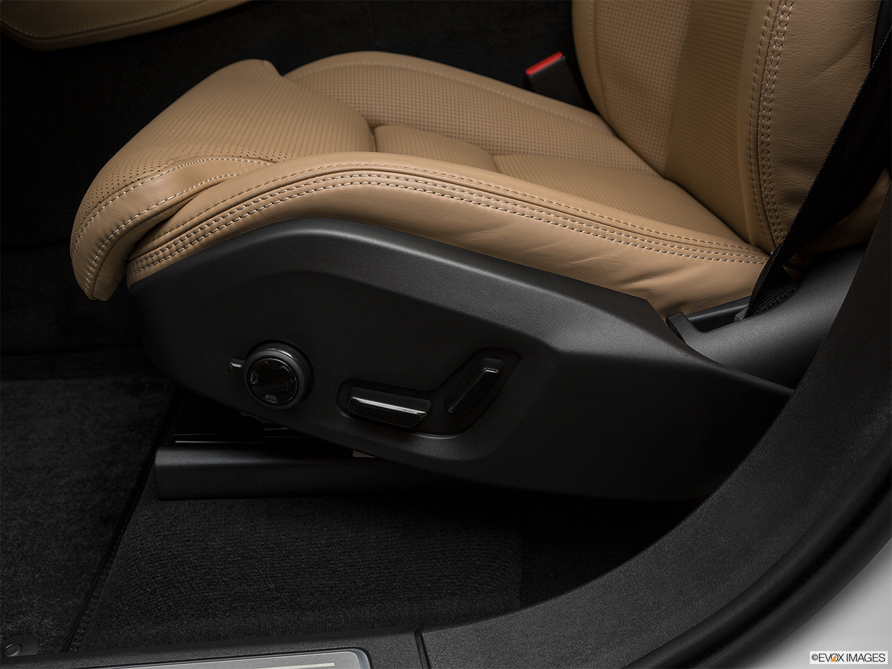 2018 Volvo XC90 T8 Inscription eAWD Plug-in Hybrid Seat Adjustment Controllers. 