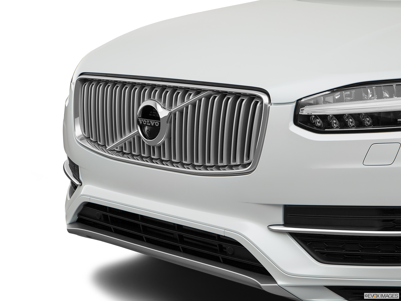 2018 Volvo XC90 T8 Inscription eAWD Plug-in Hybrid Close up of Grill. 