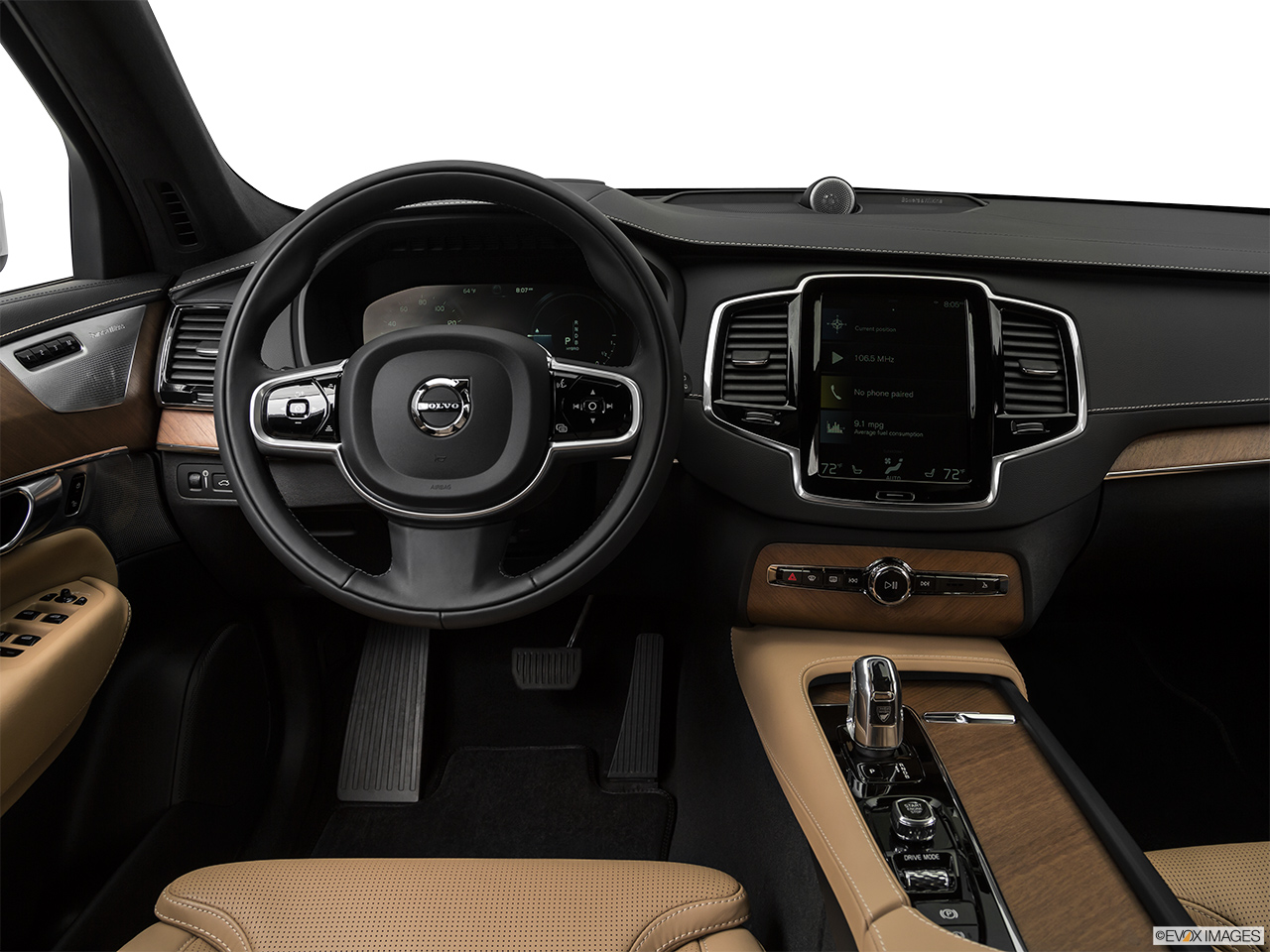 2019 Volvo XC90  T8 Inscription eAWD Plug-in Hybrid Steering wheel/Center Console. 