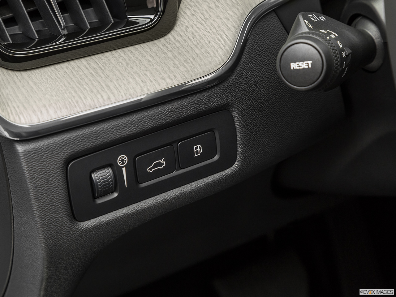 2019 Volvo XC60 T8 Inscription eAWD Plug-in Hybrid Gas cap release. 