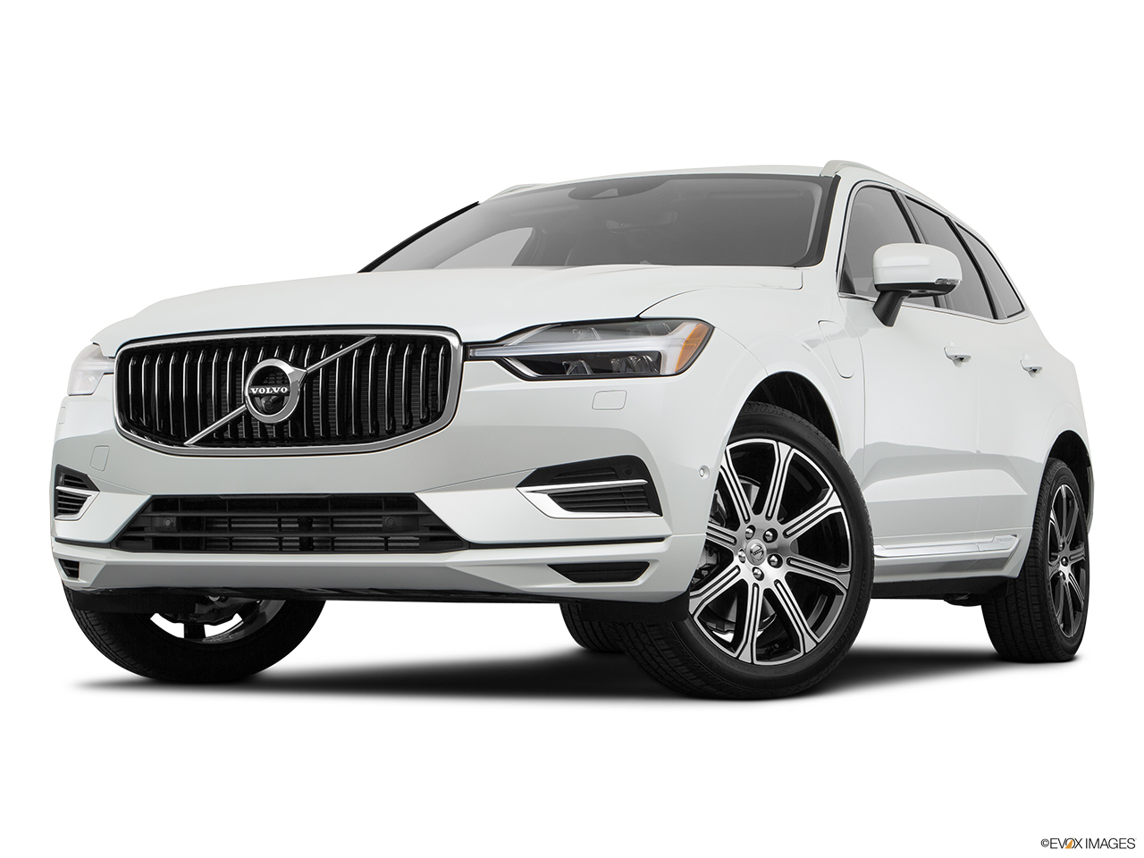 2019 Volvo XC60 T8 Inscription eAWD Plug-in Hybrid Front angle view, low wide perspective. 