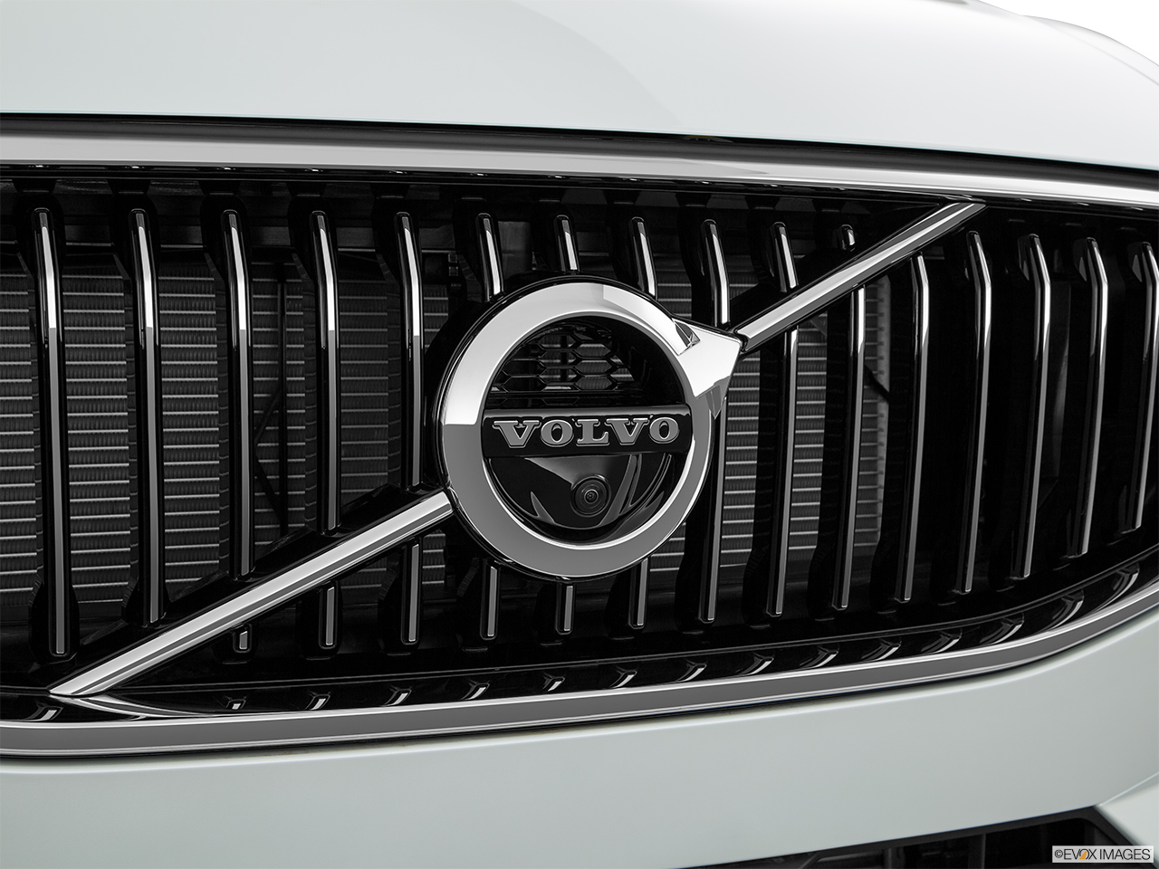 2019 Volvo XC60 T8 Inscription eAWD Plug-in Hybrid Rear manufacture badge/emblem 