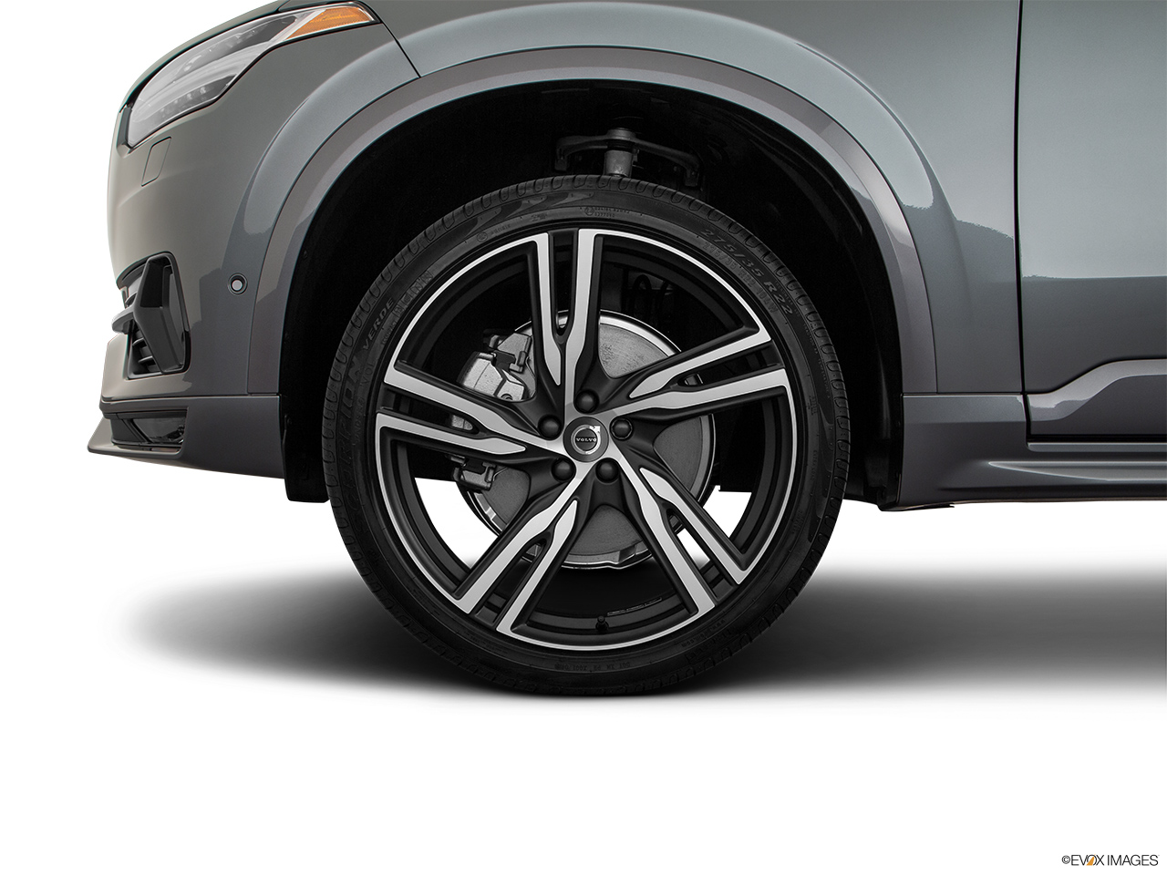 2019 Volvo XC90  T5 AWD R-Design Front Drivers side wheel at profile. 