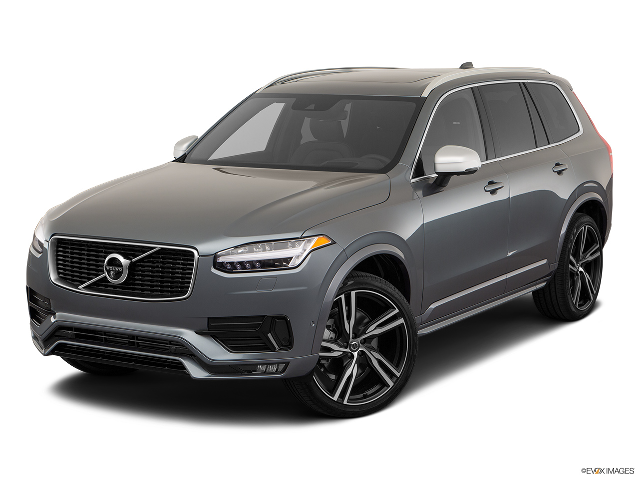 2019 Volvo XC90  T5 AWD R-Design Front angle view. 