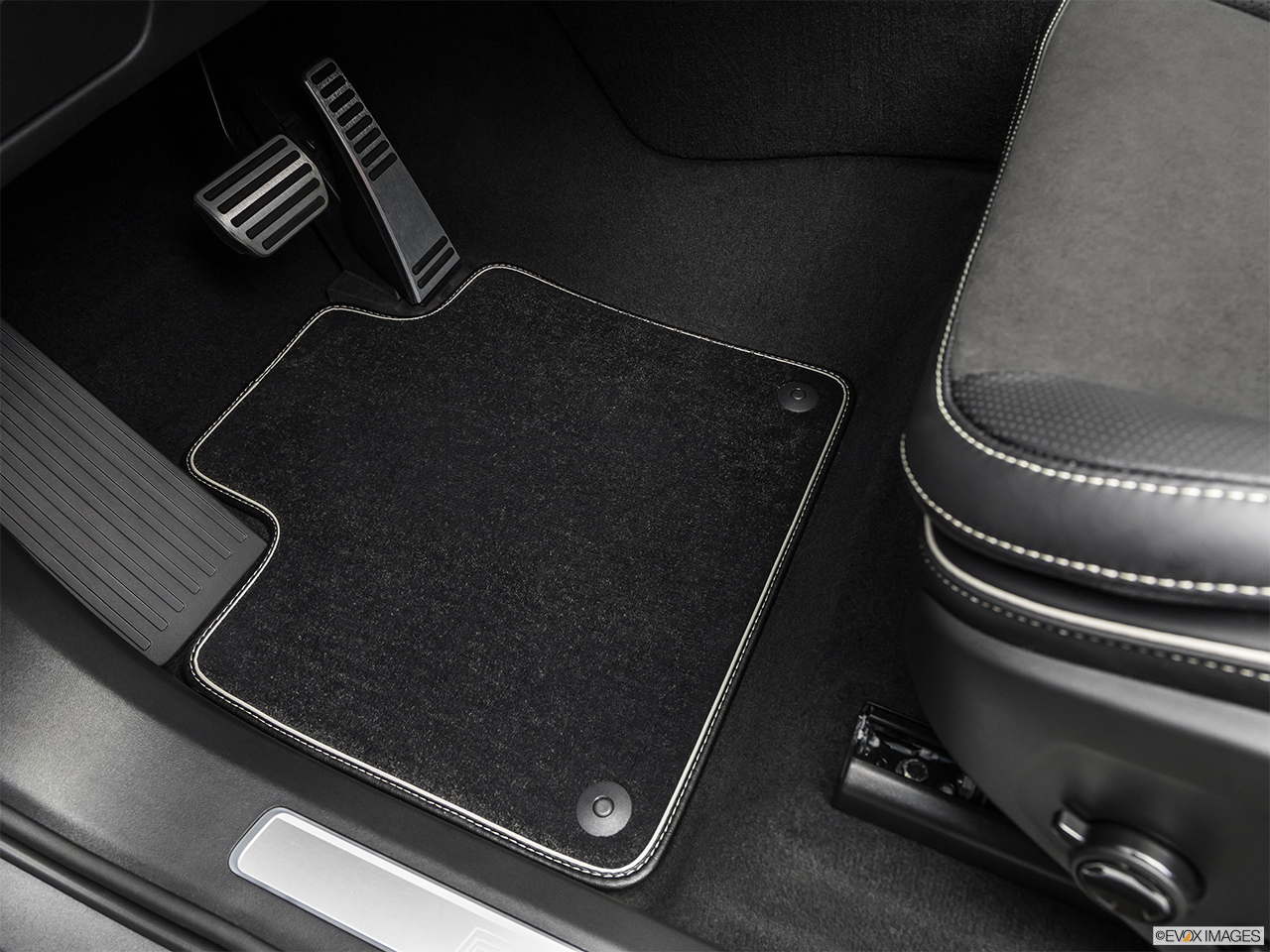 2019 Volvo XC90  T5 AWD R-Design Driver's floor mat and pedals. Mid-seat level from outside looking in. 