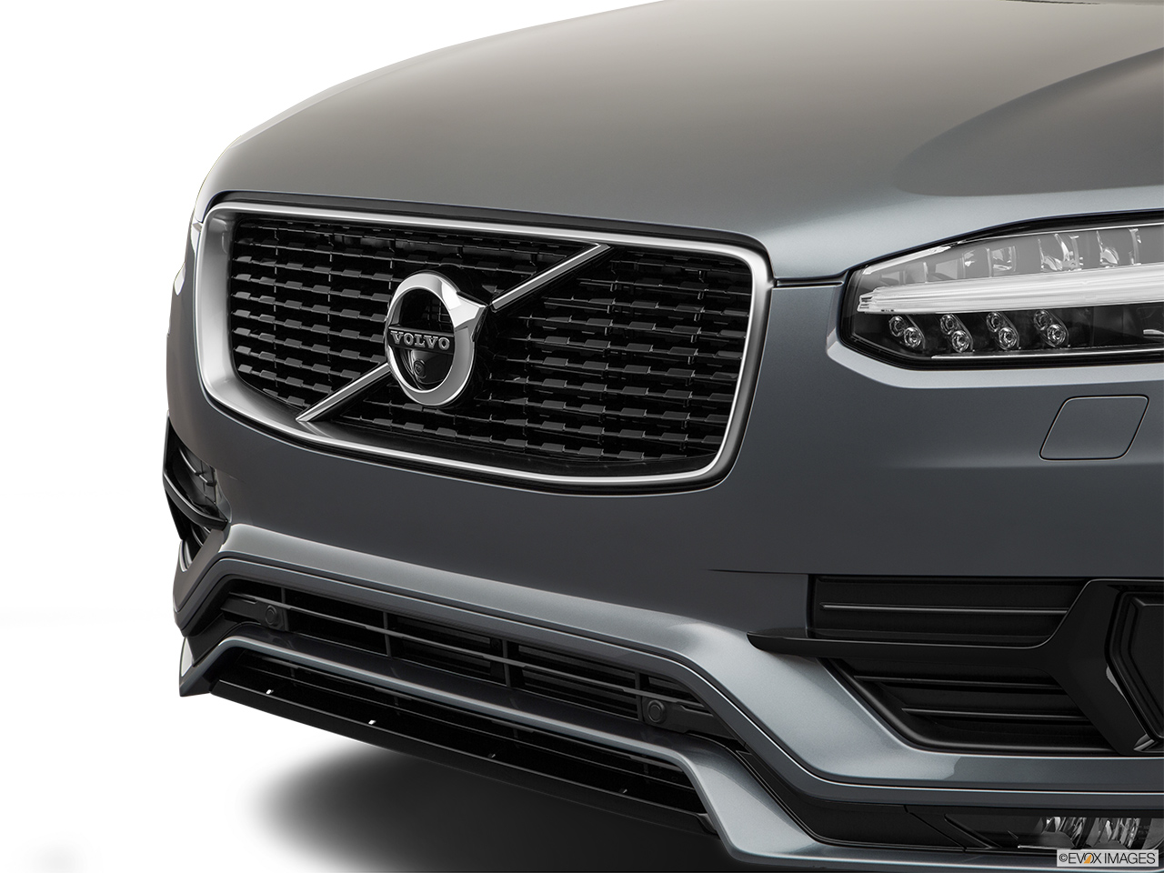 2019 Volvo XC90  T5 AWD R-Design Close up of Grill. 