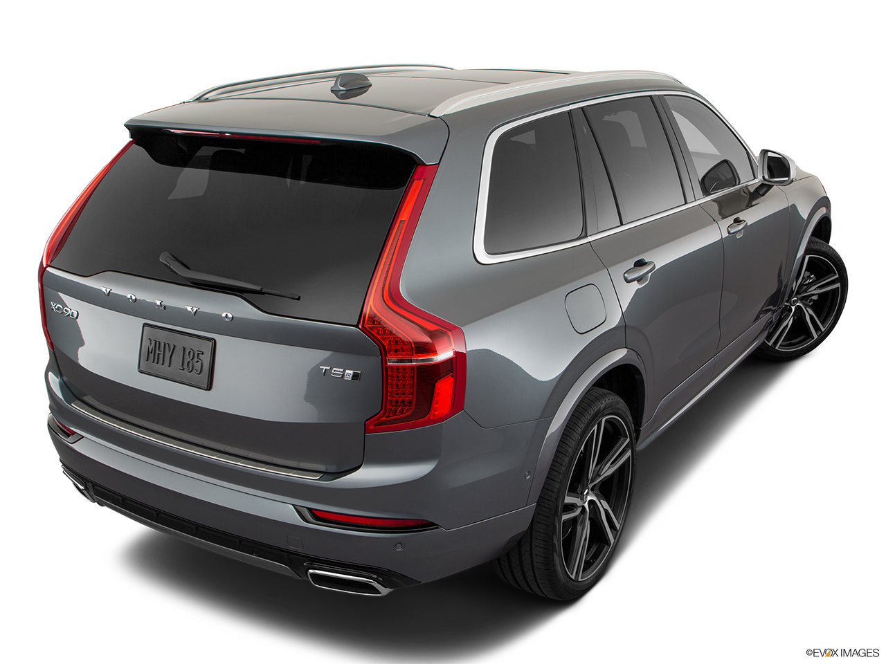 2019 Volvo XC90  T5 AWD R-Design Rear 3/4 angle view. 