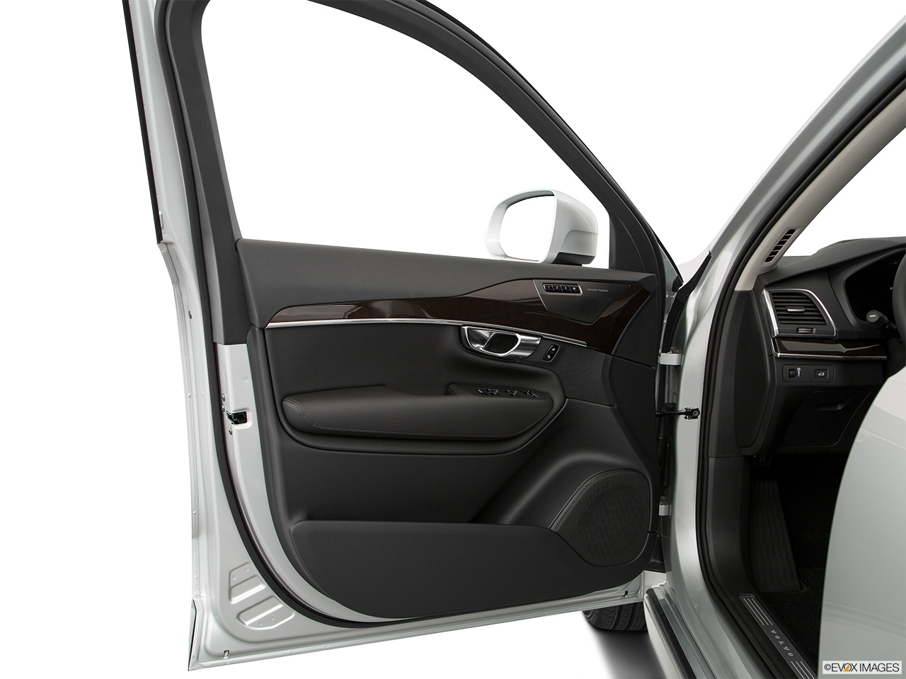 2019 Volvo XC90  T6 Momentum Inside of driver's side open door, window open. 