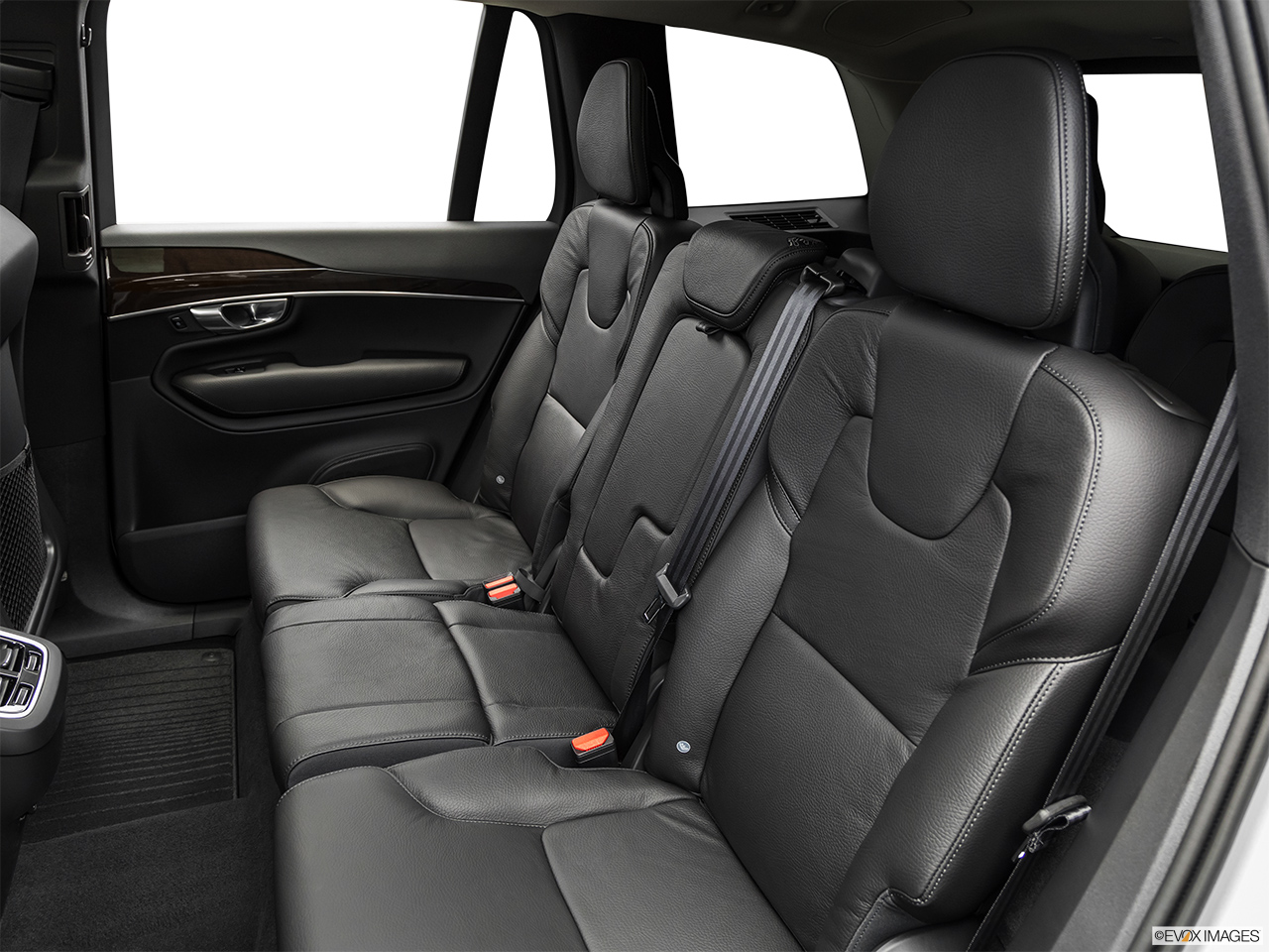 2019 Volvo XC90  T6 Momentum Rear seats from Drivers Side. 