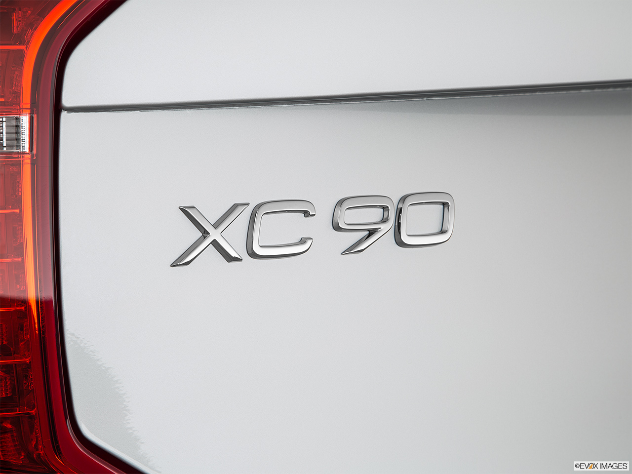 2019 Volvo XC90  T6 Momentum Rear model badge/emblem 