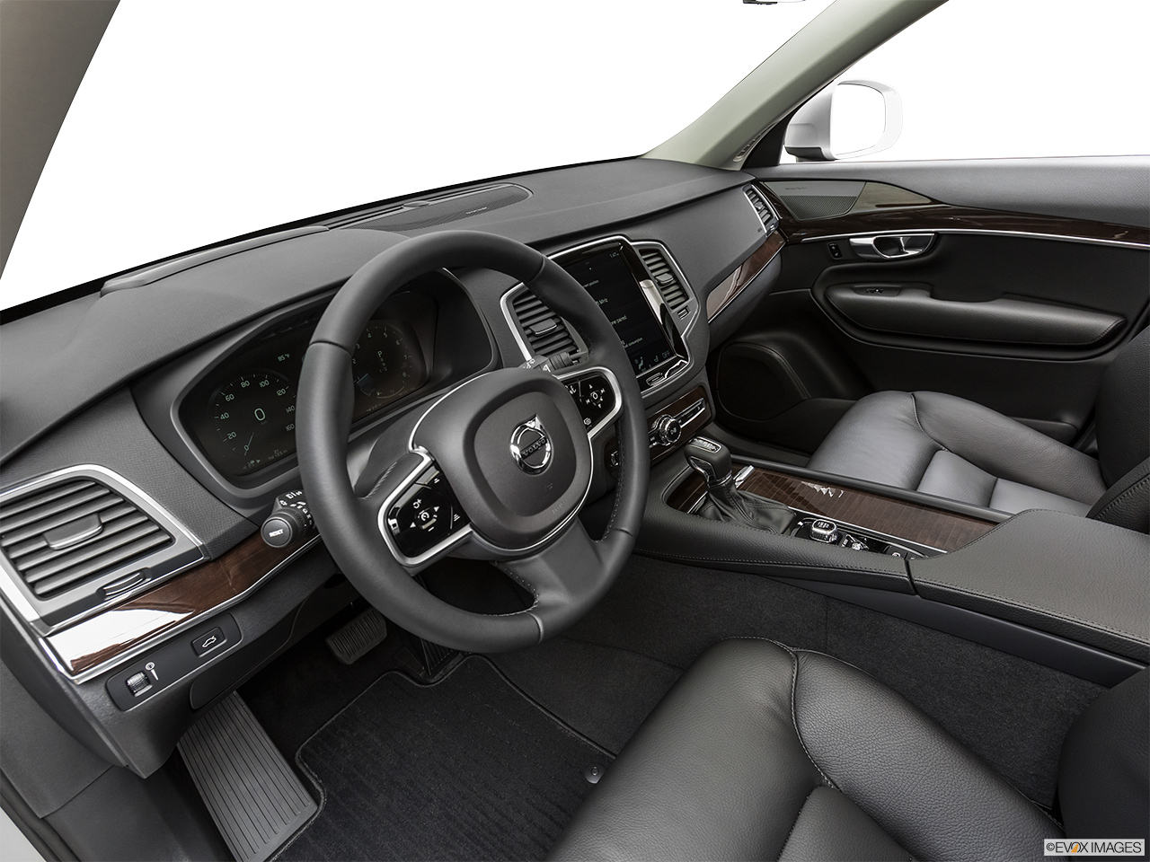 2019 Volvo XC90  T6 Momentum Interior Hero (driver's side). 
