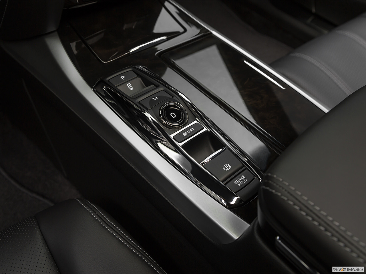 2020 Acura RLX Sport Hybrid SH-AWD Gear shifter/center console. 