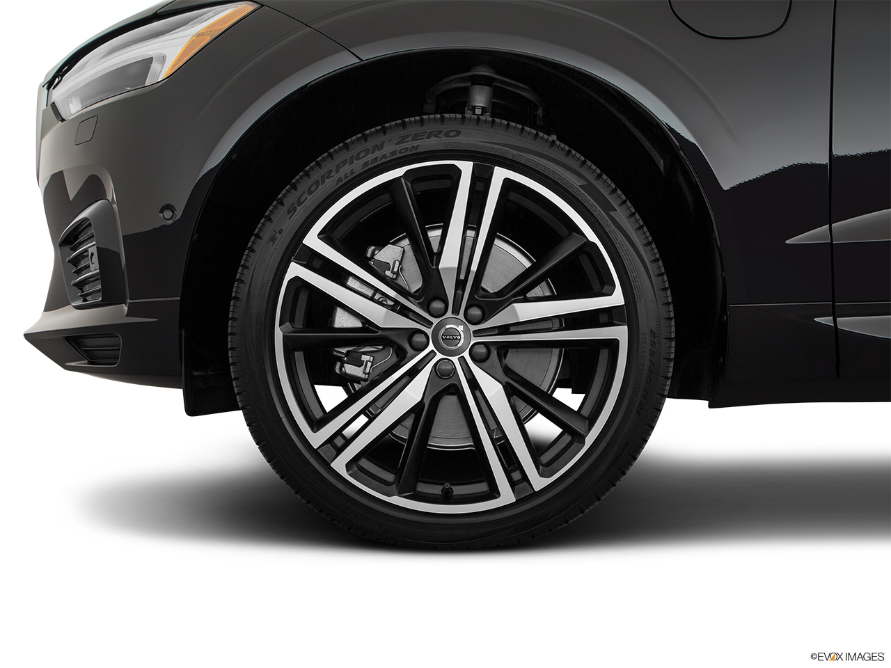 2019 Volvo XC60 T8 R-Design eAWD Plug-in Hybrid Front Drivers side wheel at profile. 