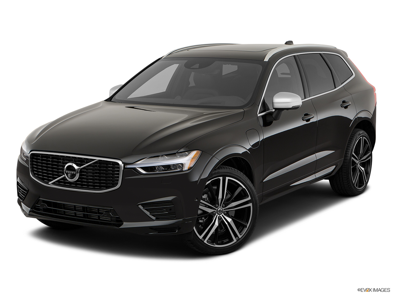 2019 Volvo XC60 T8 R-Design eAWD Plug-in Hybrid Front angle view. 
