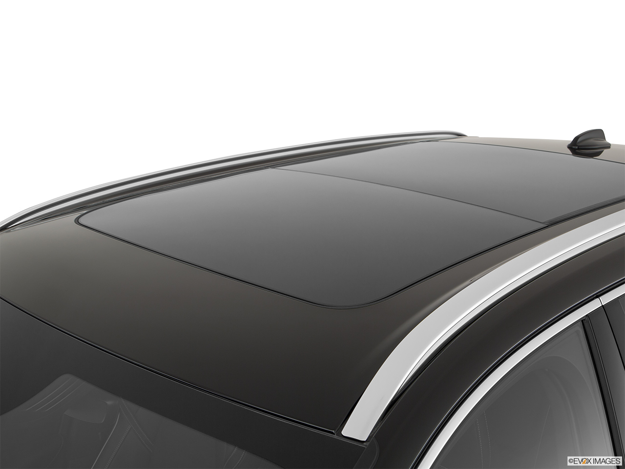 2019 Volvo XC60 T8 R-Design eAWD Plug-in Hybrid Sunroof/moonroof. 