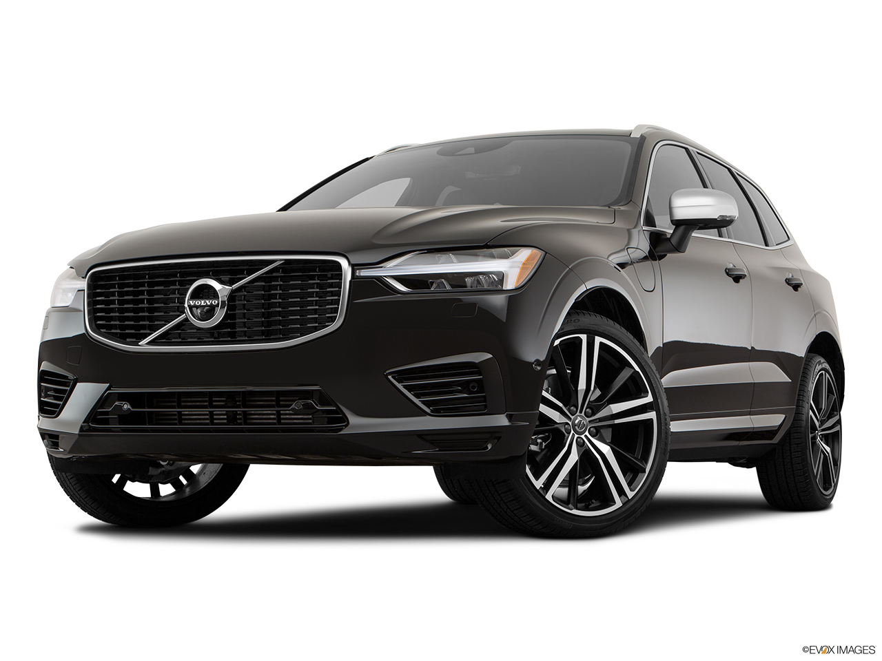 2019 Volvo XC60 T8 R-Design eAWD Plug-in Hybrid Front angle view, low wide perspective. 