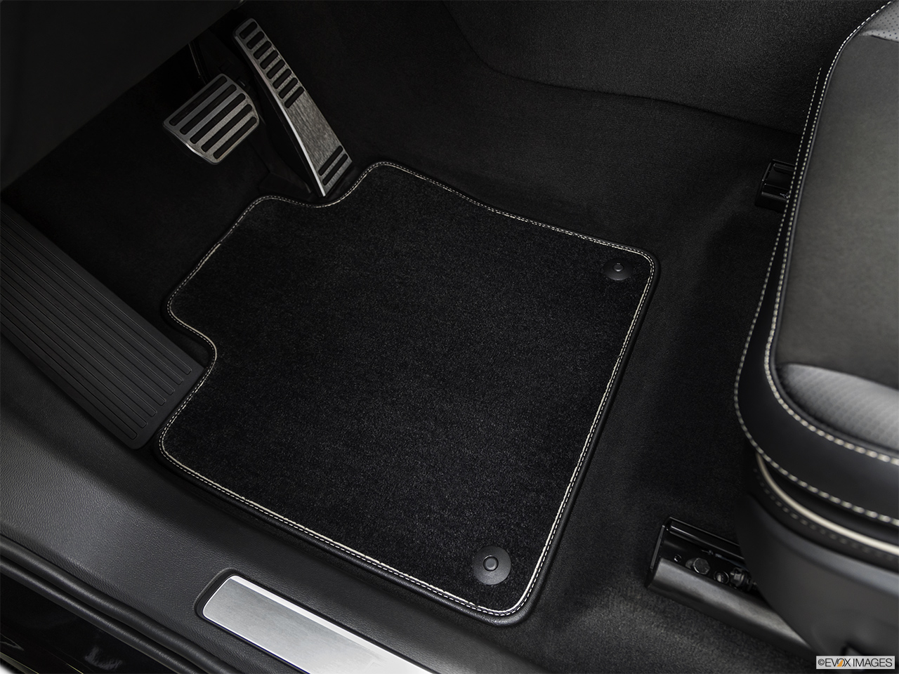 2019 Volvo XC60 T8 R-Design eAWD Plug-in Hybrid Driver's floor mat and pedals. Mid-seat level from outside looking in. 