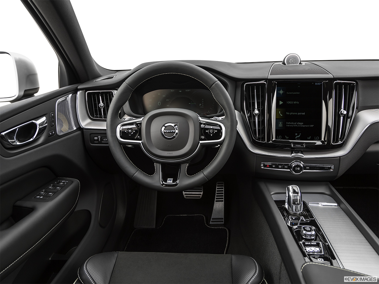 2019 Volvo XC60 T8 R-Design eAWD Plug-in Hybrid Steering wheel/Center Console. 