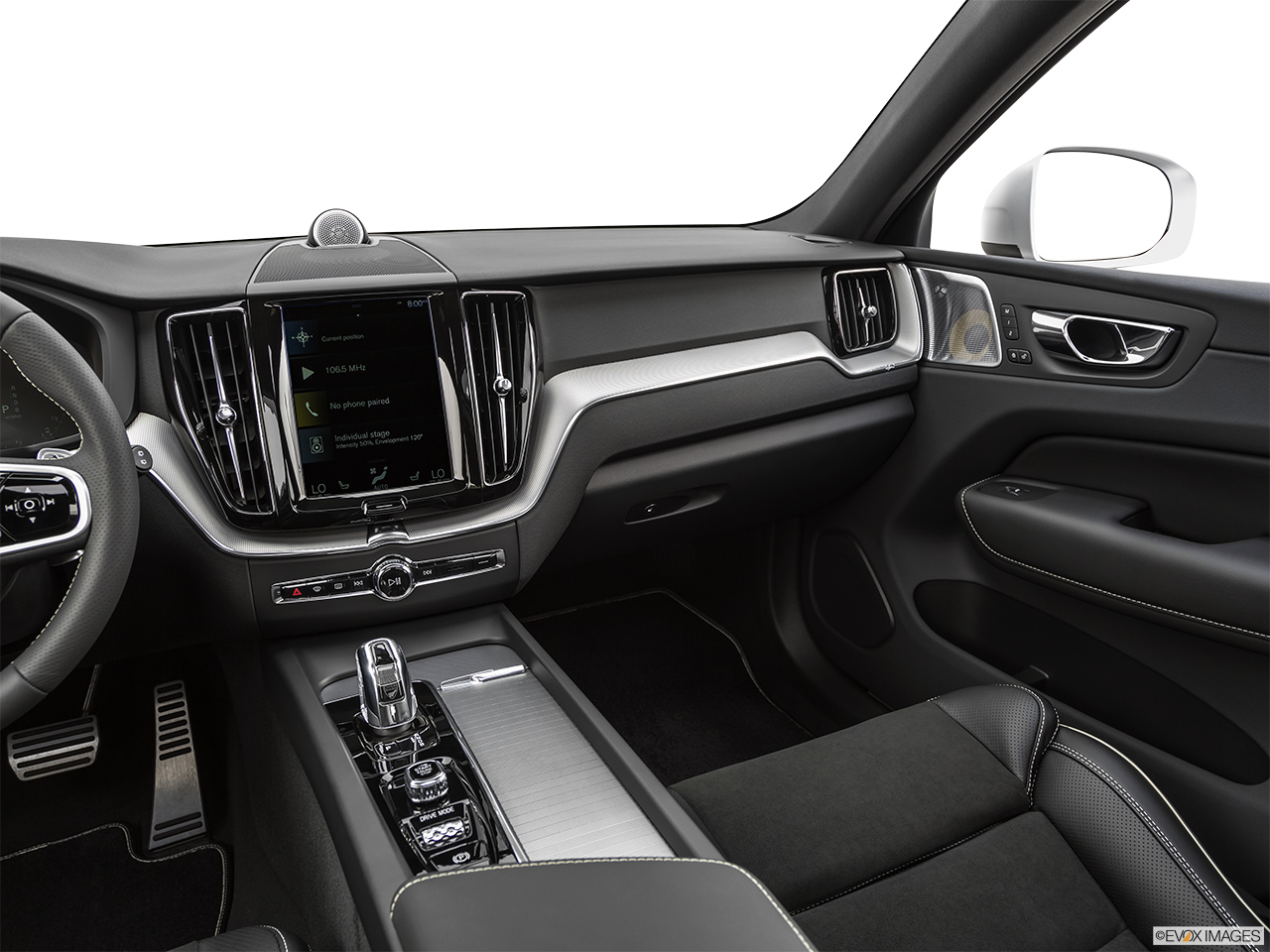 2019 Volvo XC60 T8 R-Design eAWD Plug-in Hybrid Center Console/Passenger Side. 