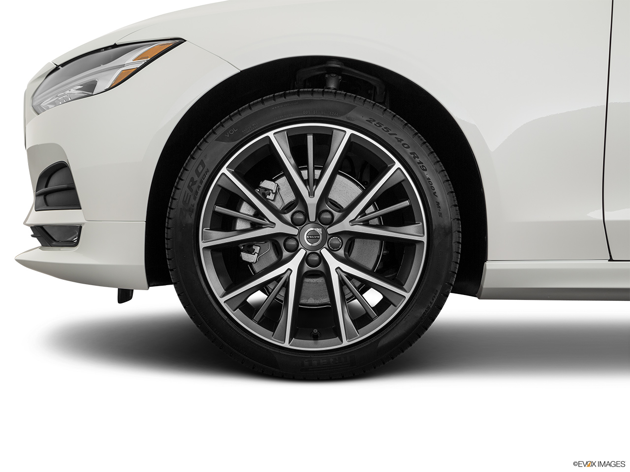 2019 Volvo S90 T5 Momentum Front Drivers side wheel at profile. 