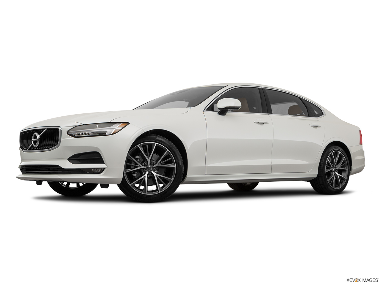 2019 Volvo S90 T5 Momentum Low/wide front 5/8. 