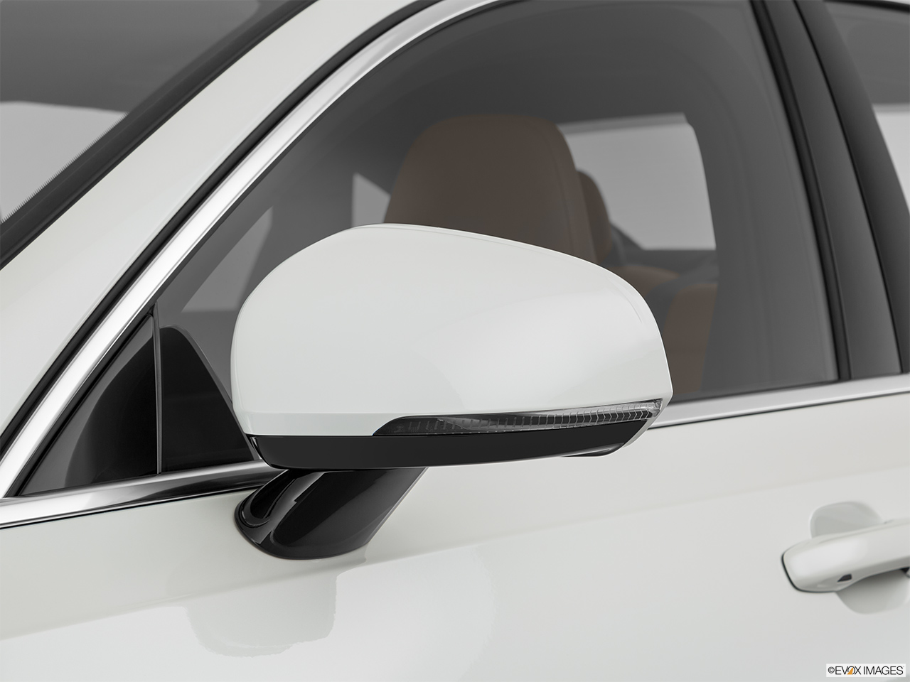 2019 Volvo S90 T5 Momentum Driver's side mirror, 3_4 rear 