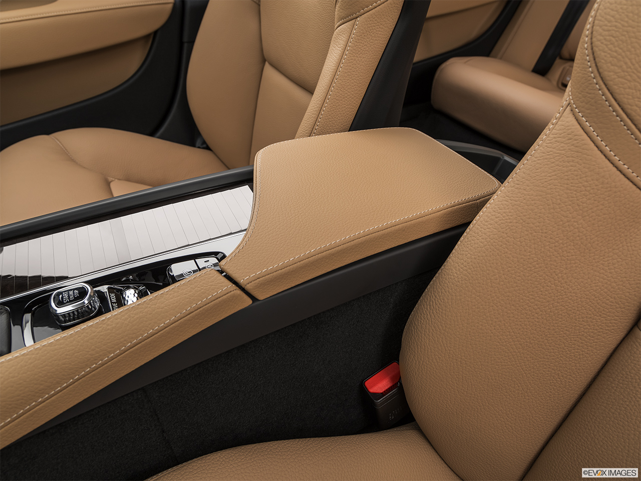 2019 Volvo S90 T5 Momentum Front center console with closed lid, from driver's side looking down 