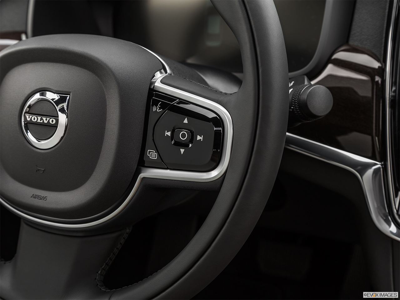2019 Volvo S90 T5 Momentum Steering Wheel Controls (Right Side) 