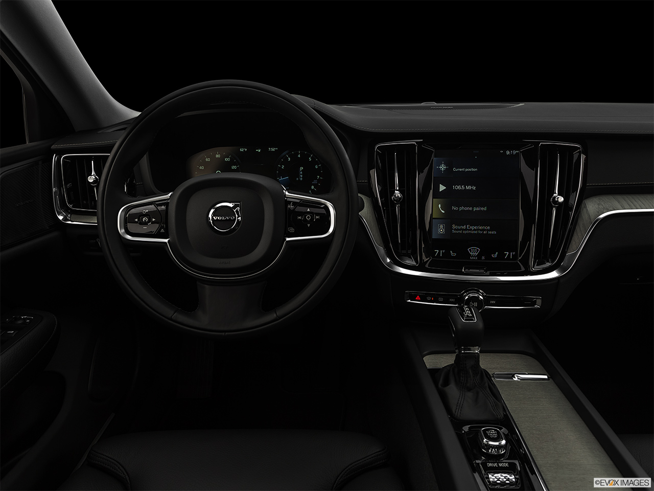 2020 Volvo S60 T5 Inscription Centered wide dash shot - "night" shot. 