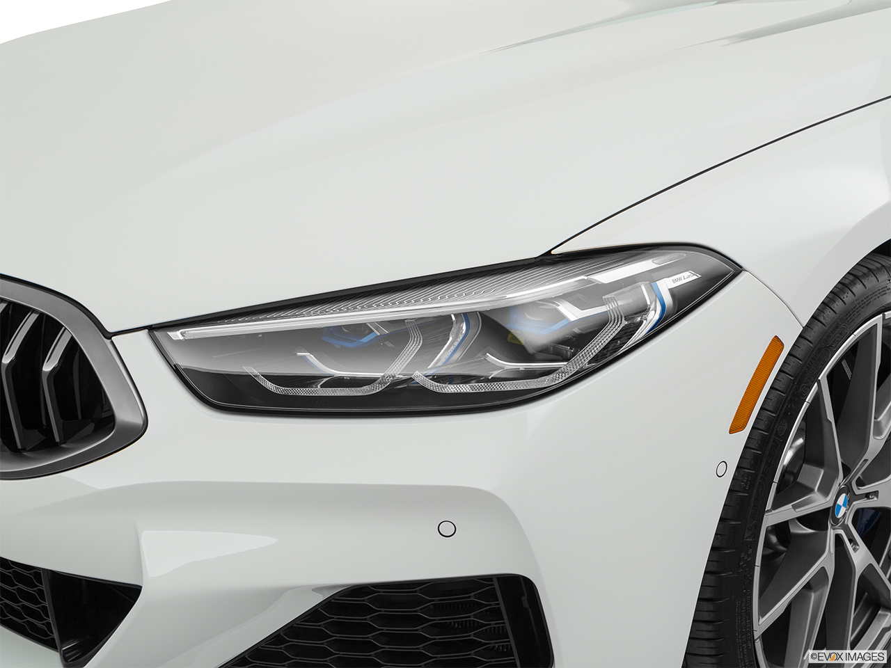2019 BMW 8-series M850i xDrive Drivers Side Headlight. 