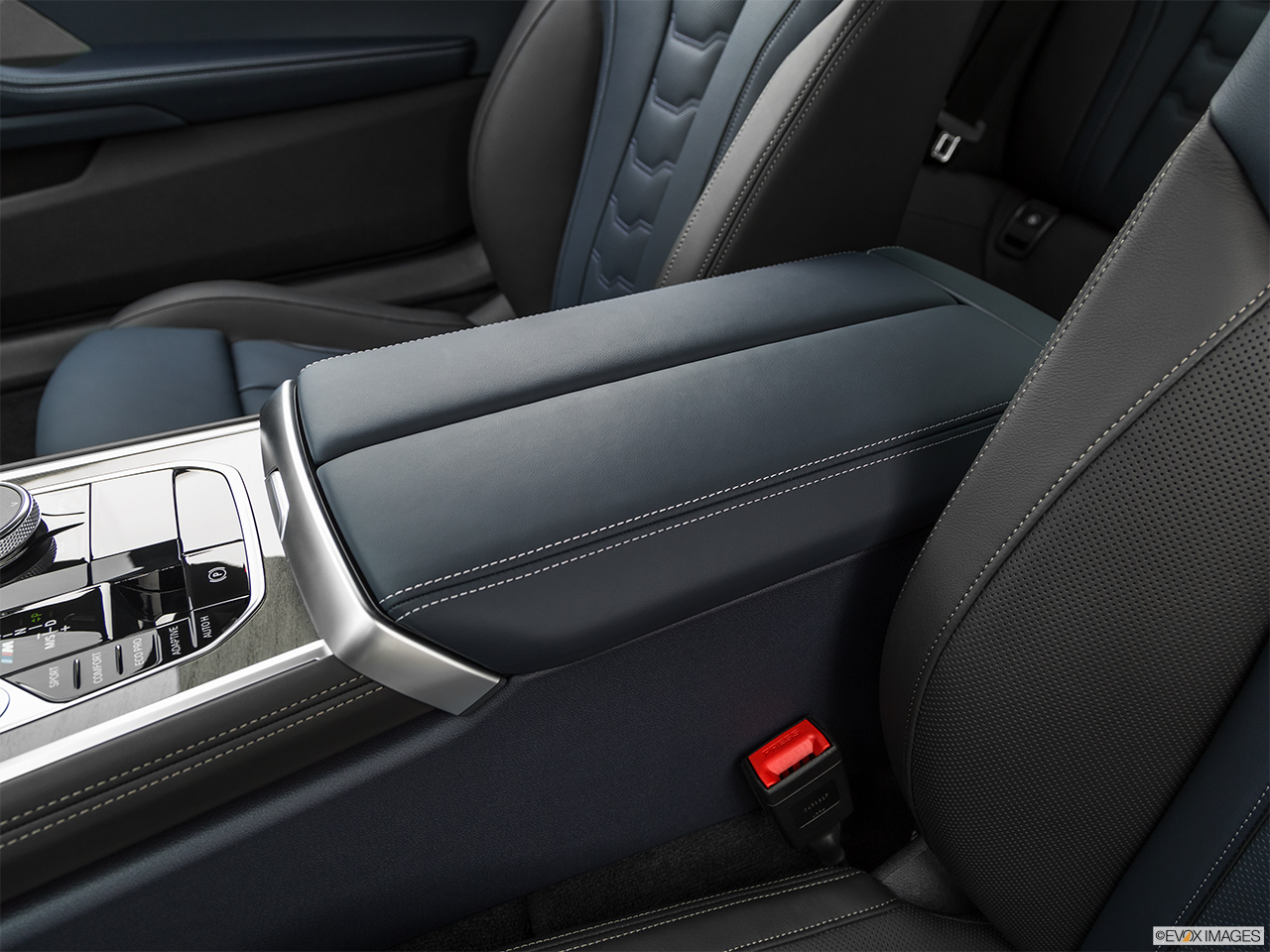 2019 BMW 8-series M850i xDrive Front center console with closed lid, from driver's side looking down 