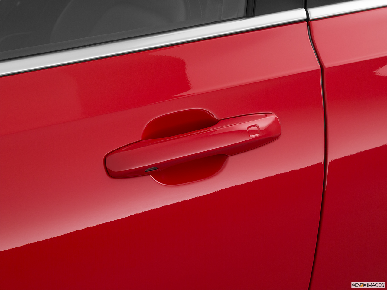 2019 Volvo V90 T5 R-Design Drivers Side Door handle. 