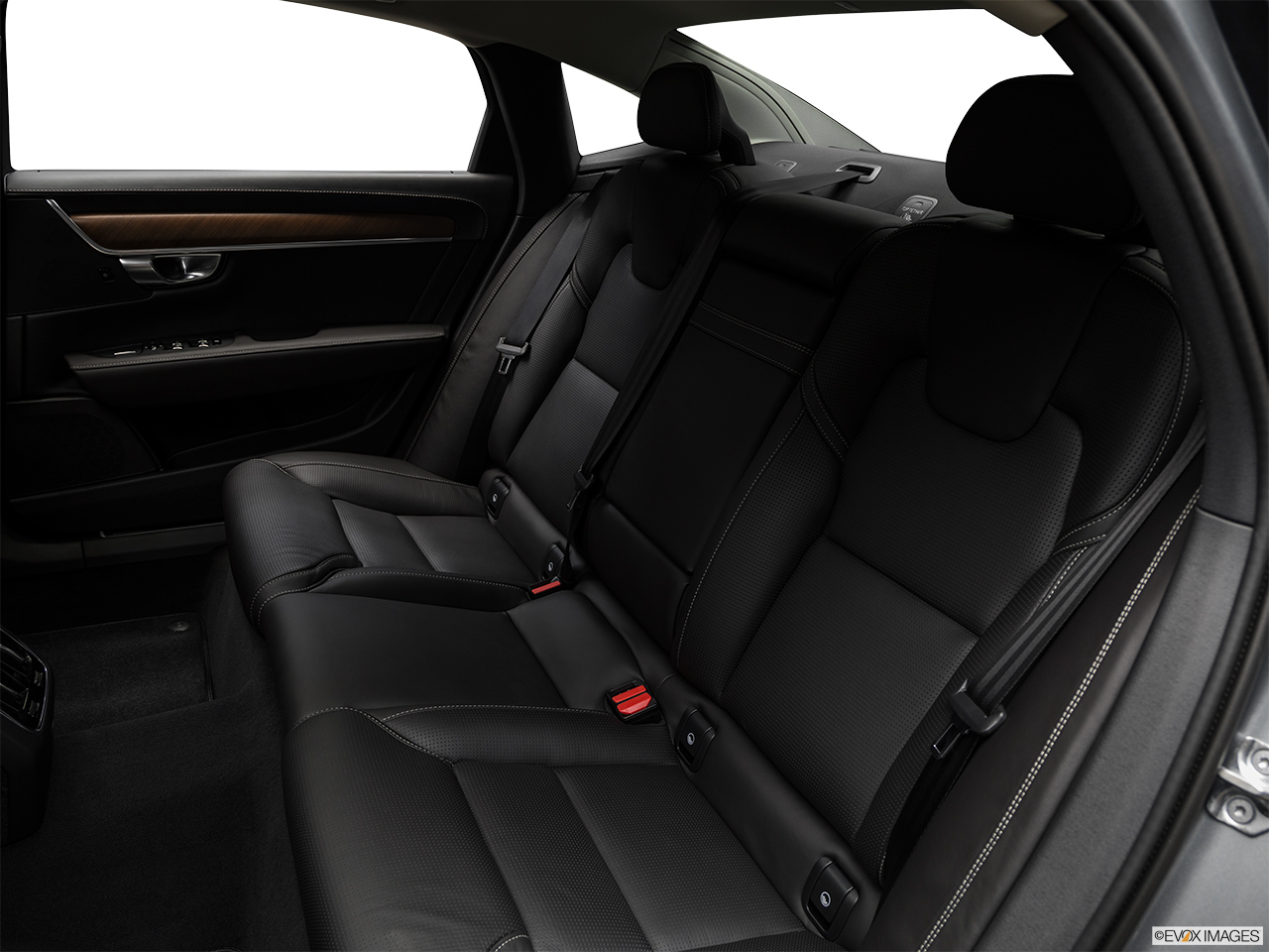 2020 Volvo S90 T6 Inscription Rear seats from Drivers Side. 