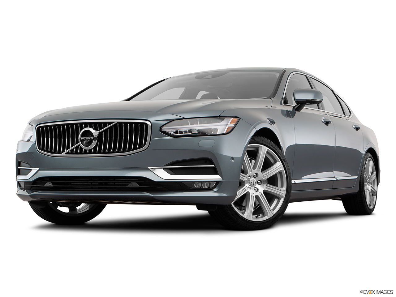 2020 Volvo S90 T6 Inscription Front angle view, low wide perspective. 