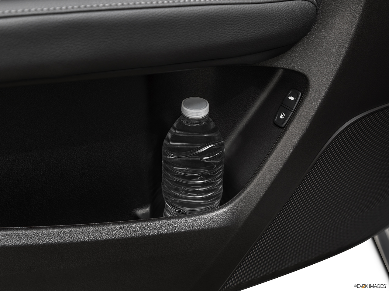 2020 Acura MDX Base Cup holder prop (tertiary). 
