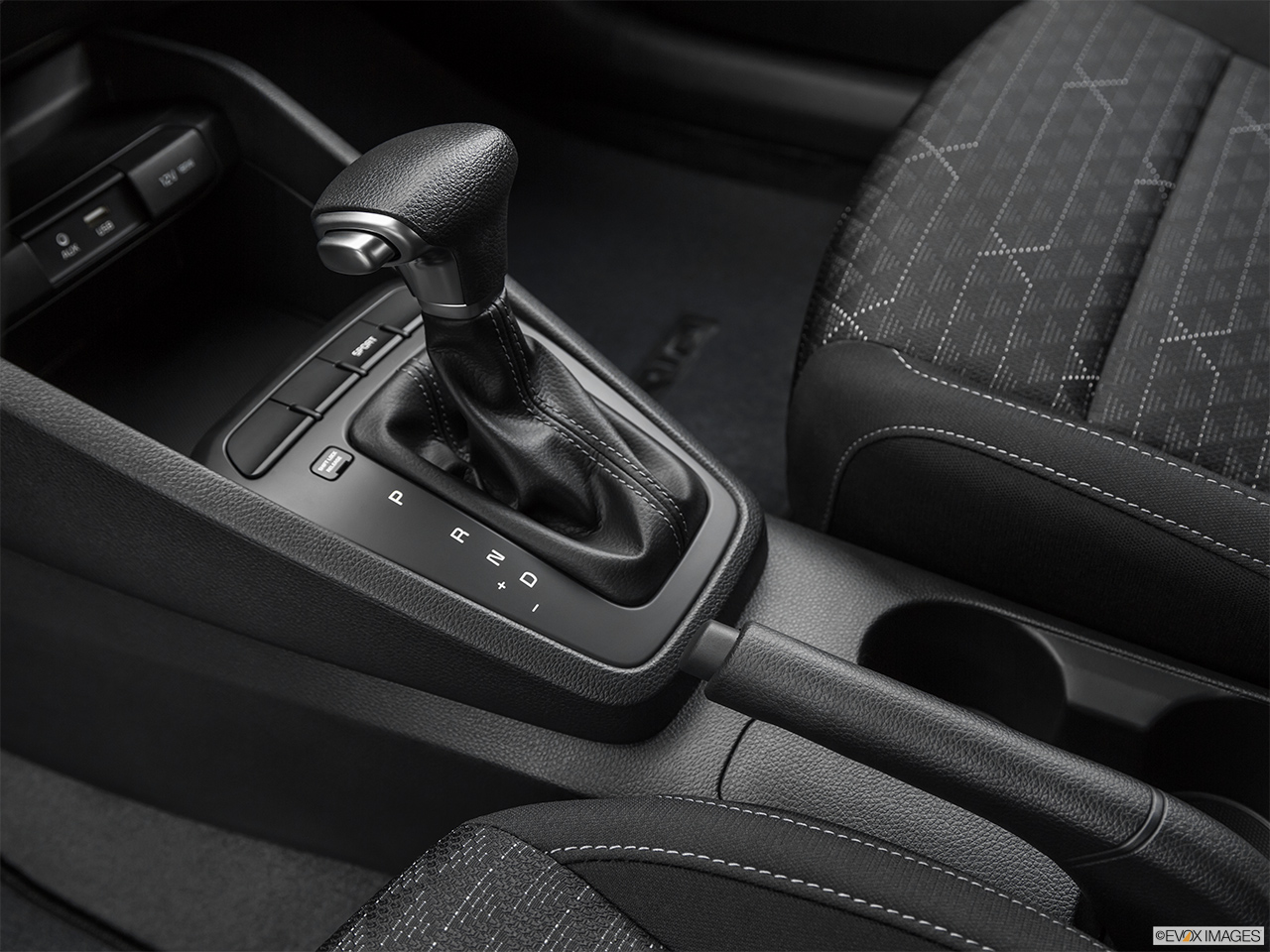 2019 Kia Rio 5-door S Gear shifter/center console. 